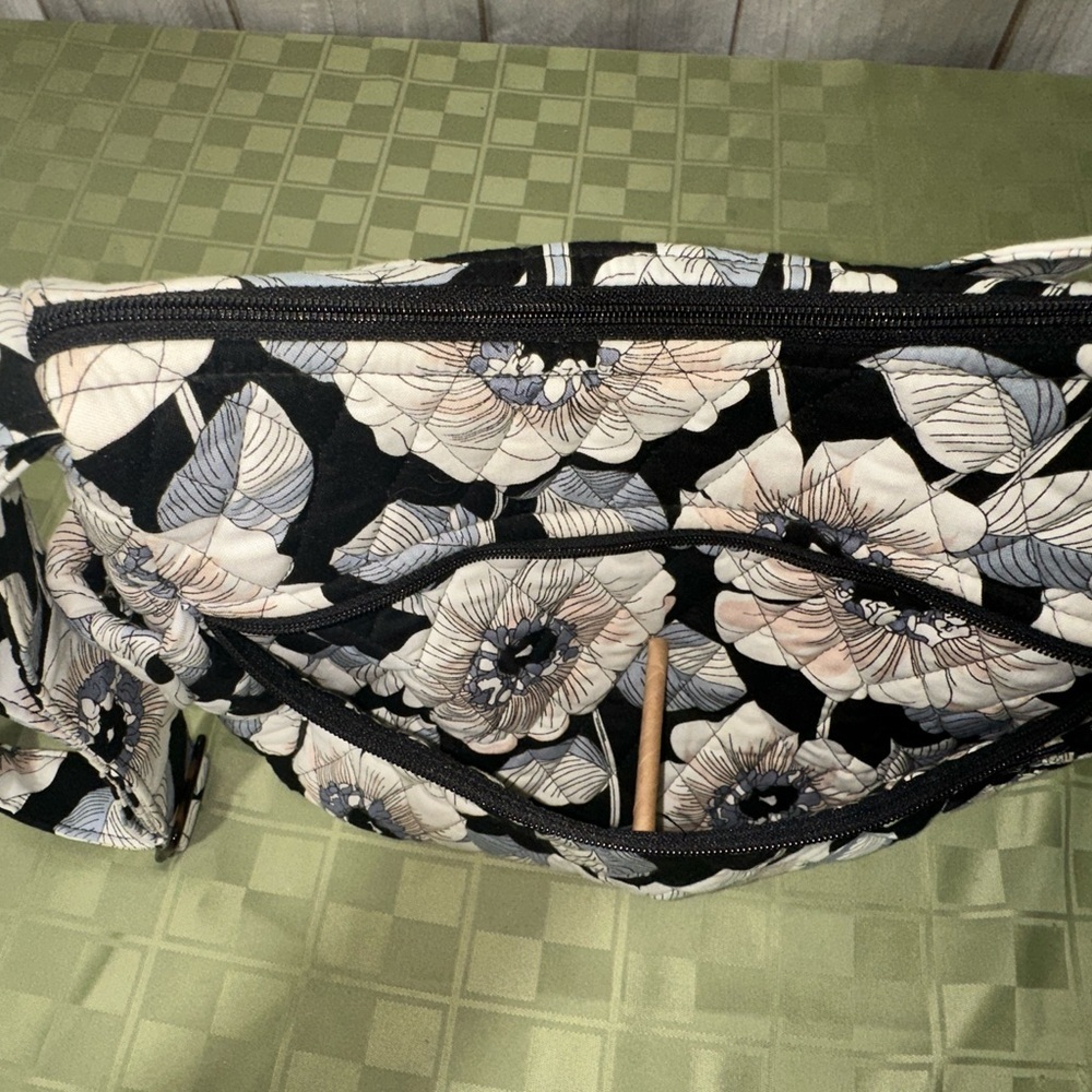 Vera Bradley Frankie Ret Black and White Floral Crossbody Bag Purse Handbag - Picture 7 of 8